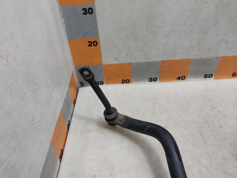 Стабилизатор передний