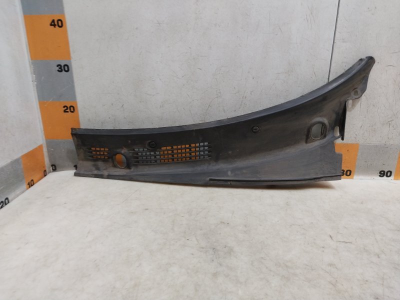 Планка под лобовое стекло