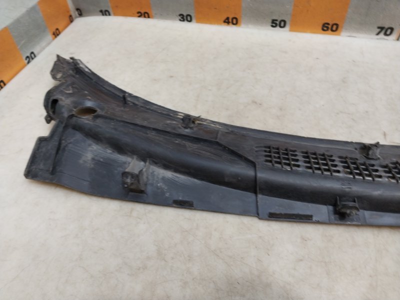 Планка под лобовое стекло