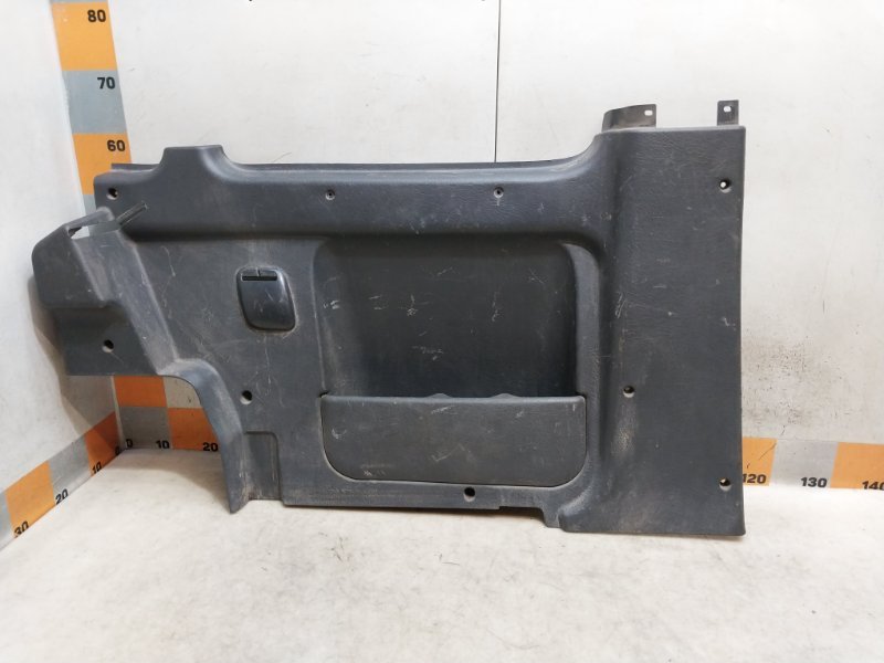 Обшивка багажника