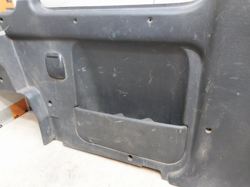 Обшивка багажника