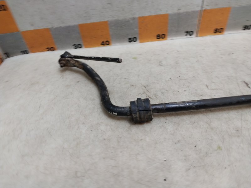 Стабилизатор передний