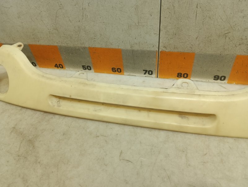 Планка под фару левая