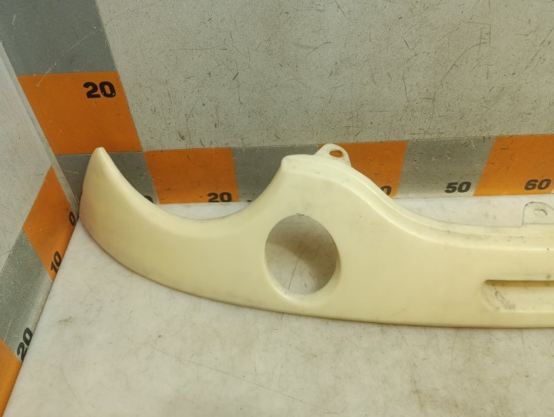 Планка под фару левая