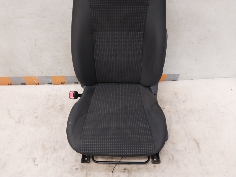 Сиденье переднее левое