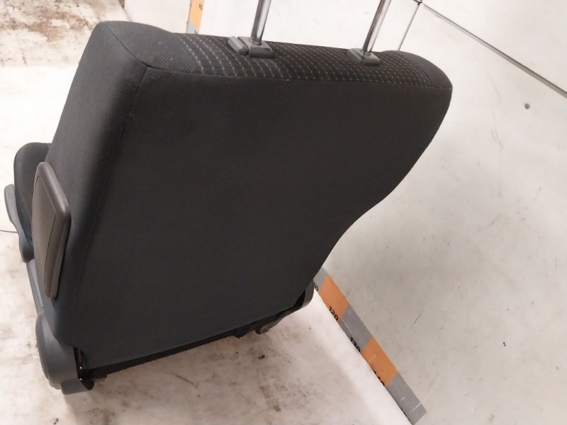 Сиденье переднее левое