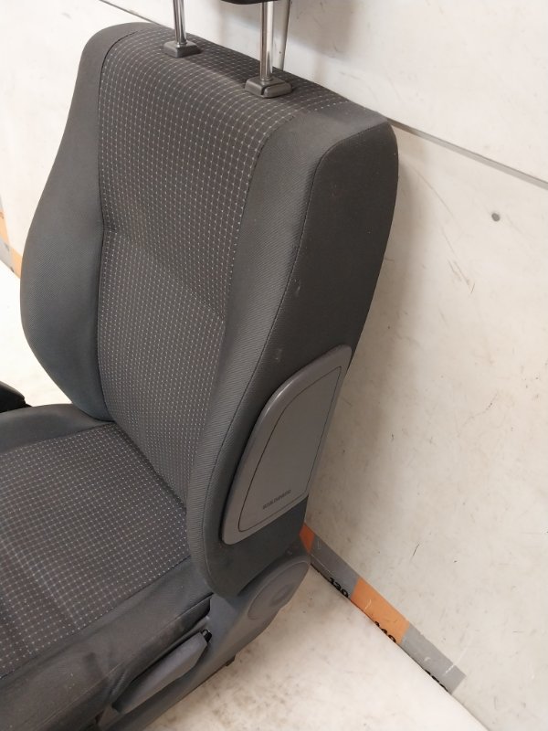 Сиденье переднее левое