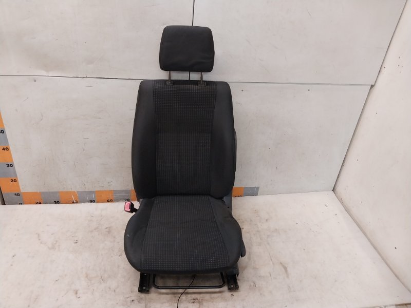 Сиденье переднее левое