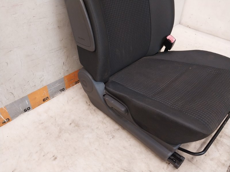 Сиденье переднее правое