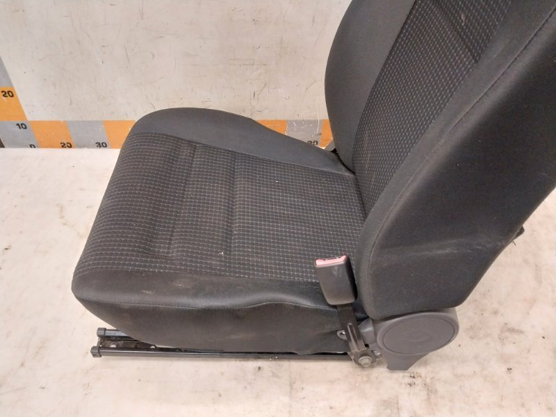 Сиденье переднее правое