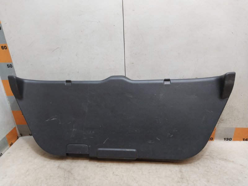 Обшивка двери багажника