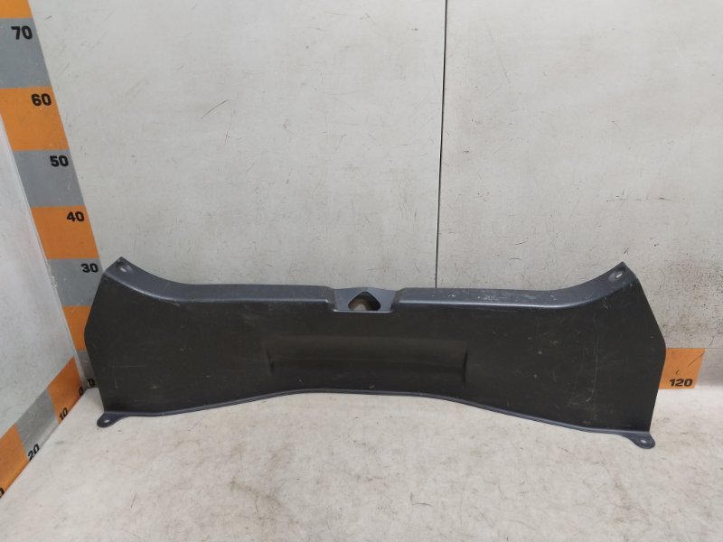 Обшивка багажника