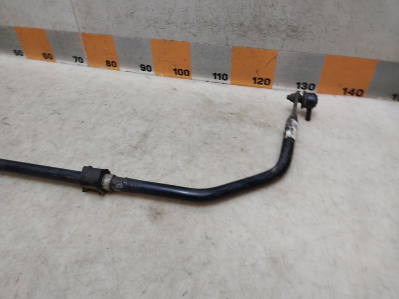 Стабилизатор передний