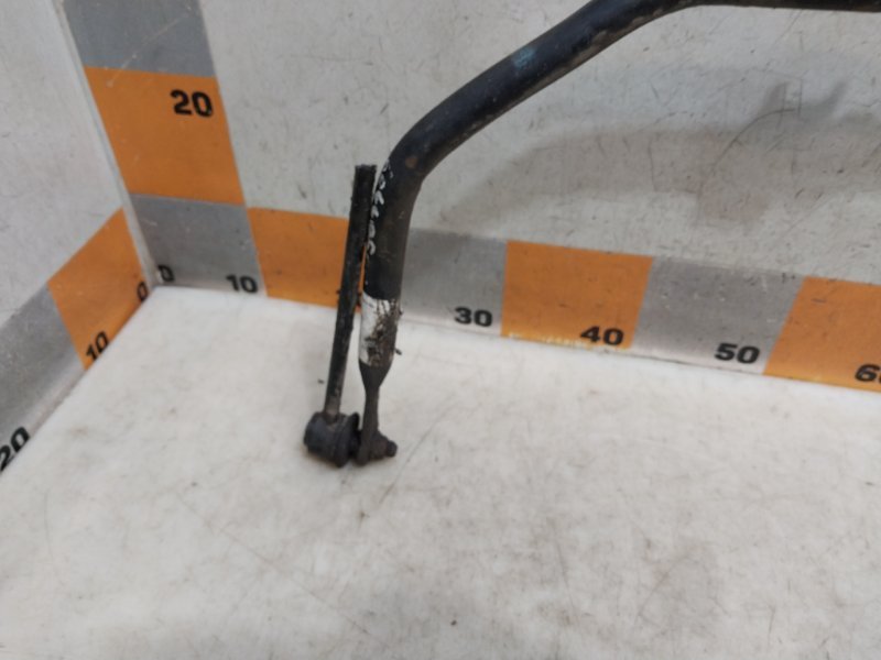 Стабилизатор передний