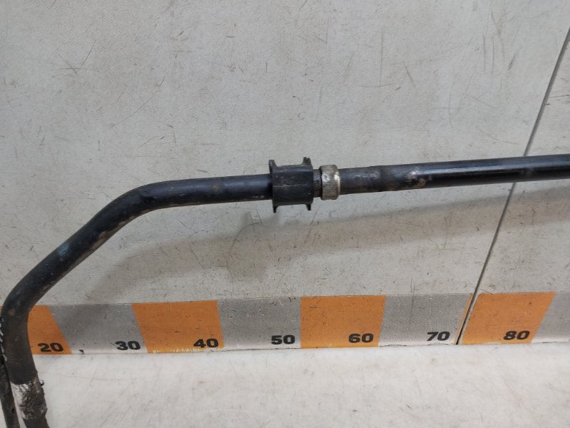 Стабилизатор передний