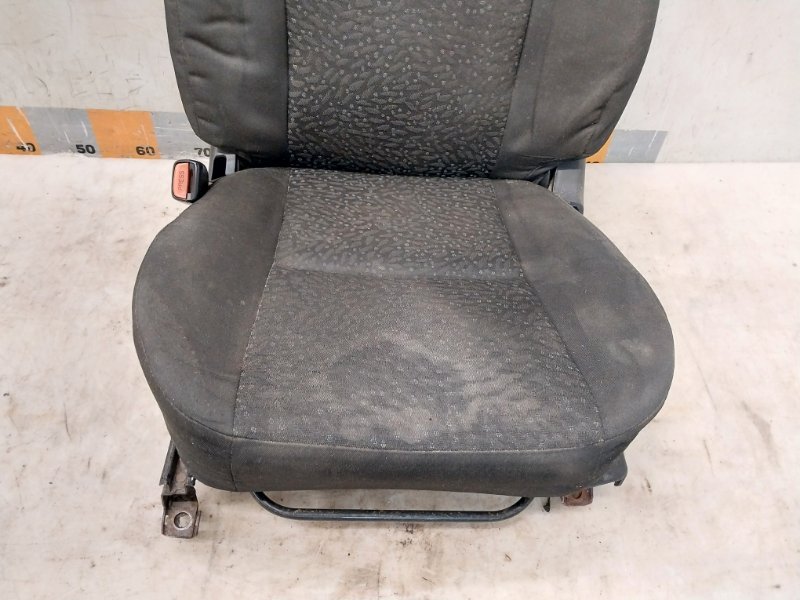 Сиденье переднее левое