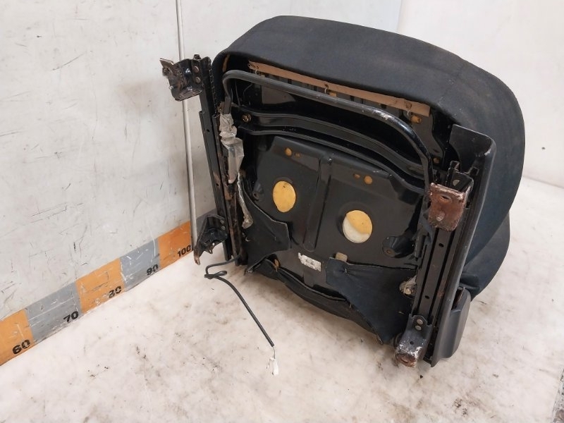 Сиденье переднее левое