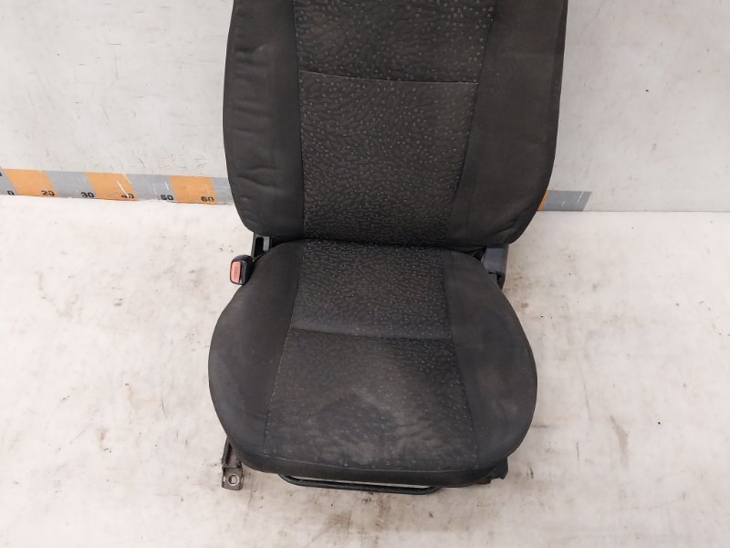 Сиденье переднее левое