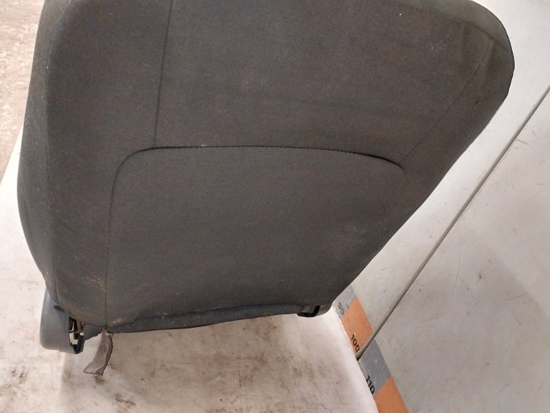 Сиденье переднее левое