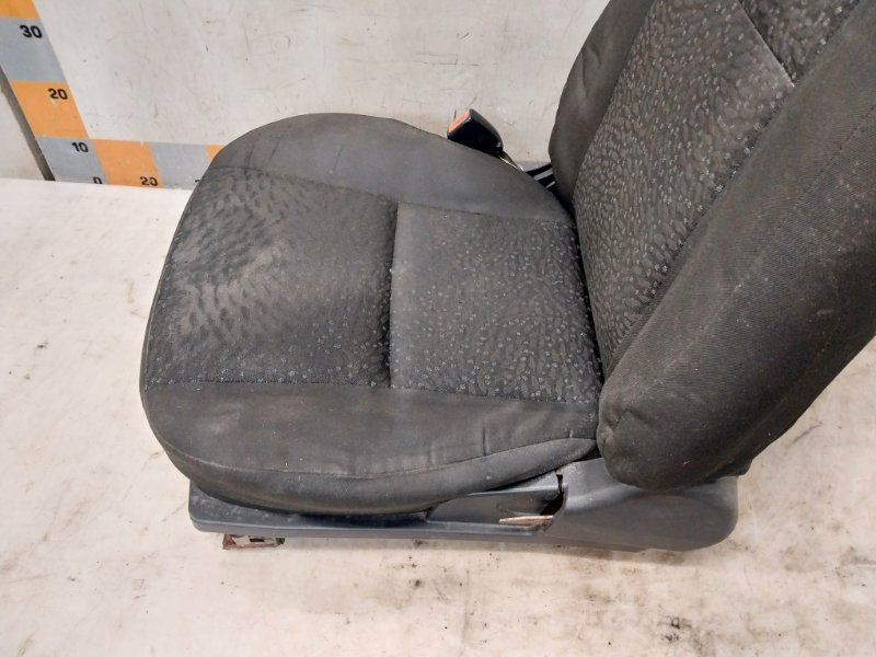 Сиденье переднее левое