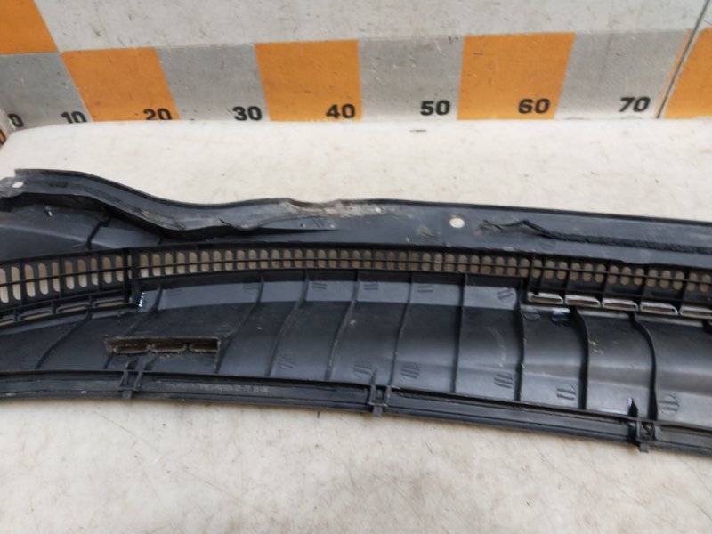 Планка под лобовое стекло