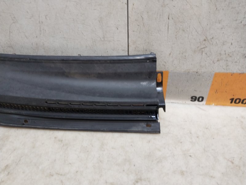 Планка под лобовое стекло