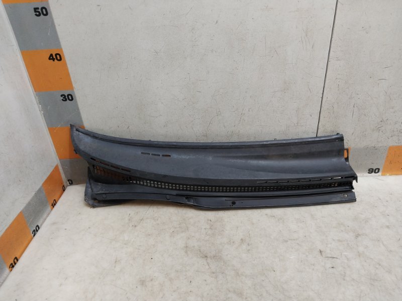 Планка под лобовое стекло