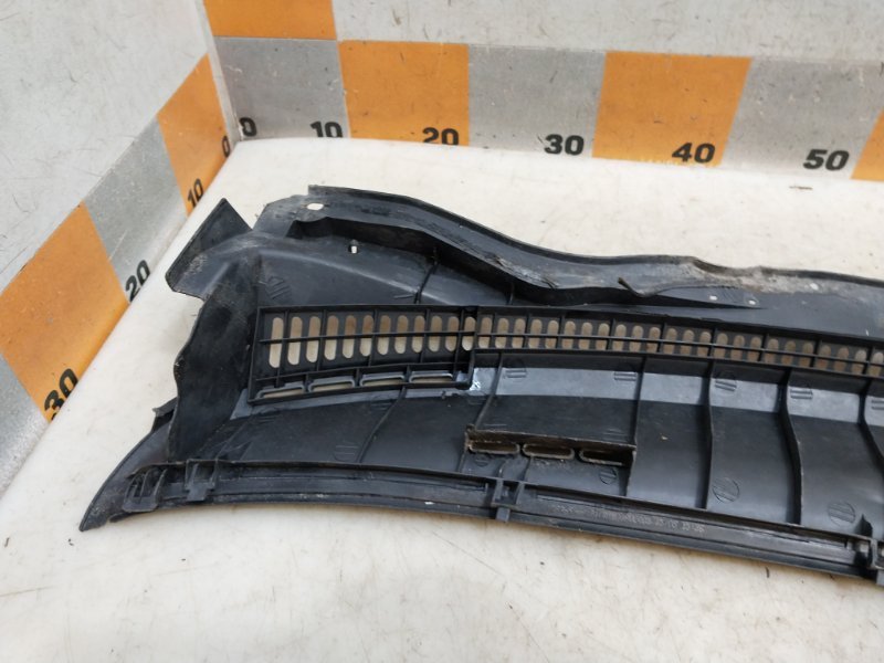 Планка под лобовое стекло