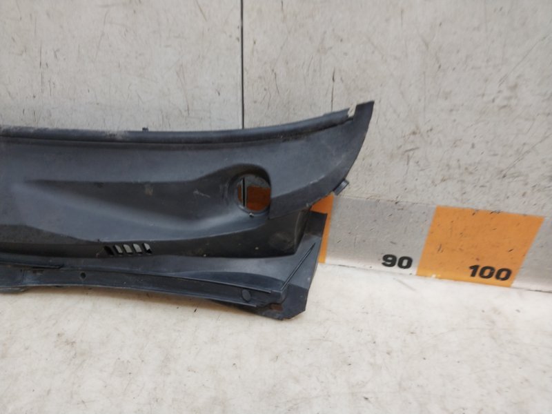 Планка под лобовое стекло