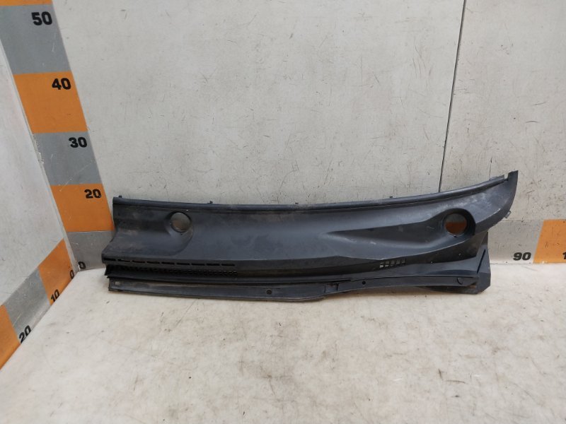 Планка под лобовое стекло