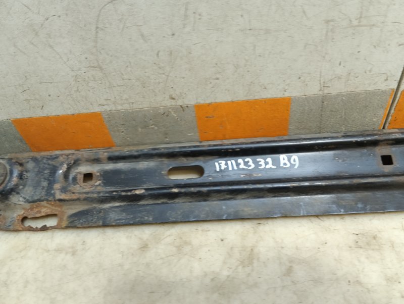 Балка подрадиаторная