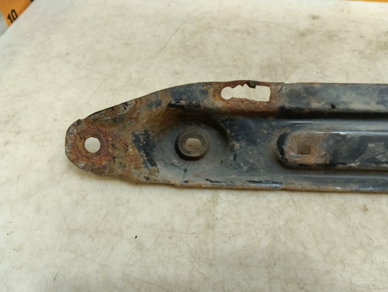 Балка подрадиаторная