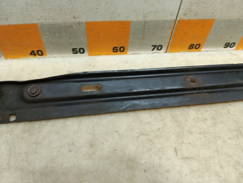 Балка подрадиаторная