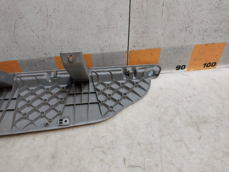 Держатель задней полки