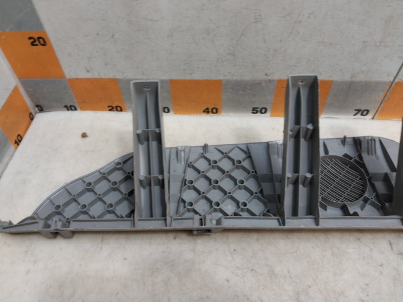 Держатель задней полки