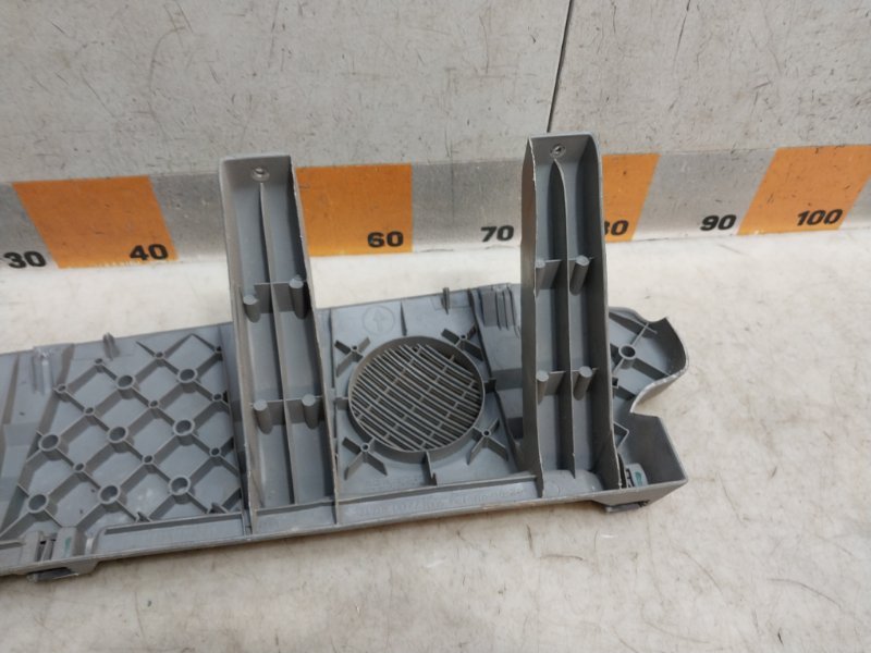 Держатель задней полки