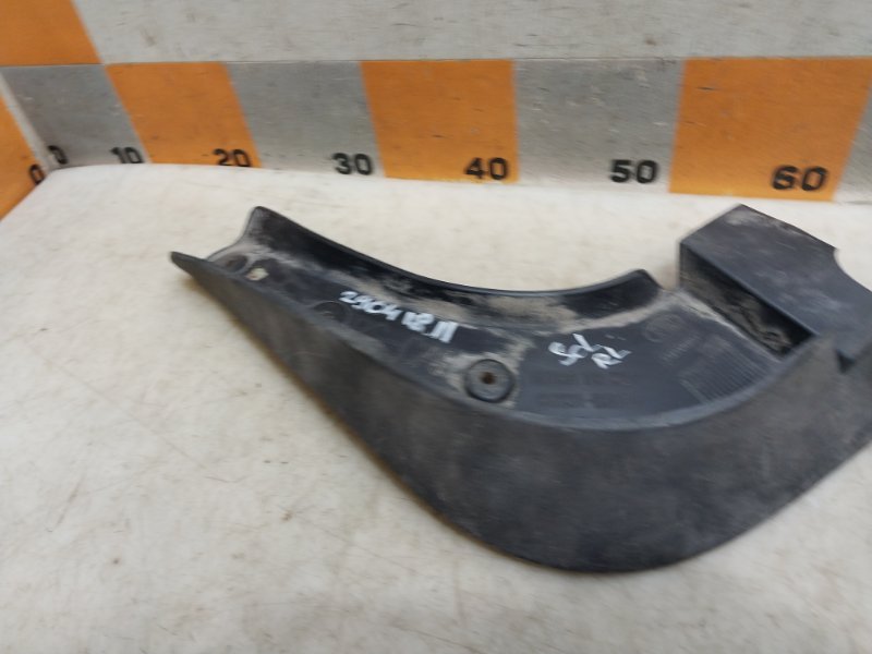 Брызговик передний левый