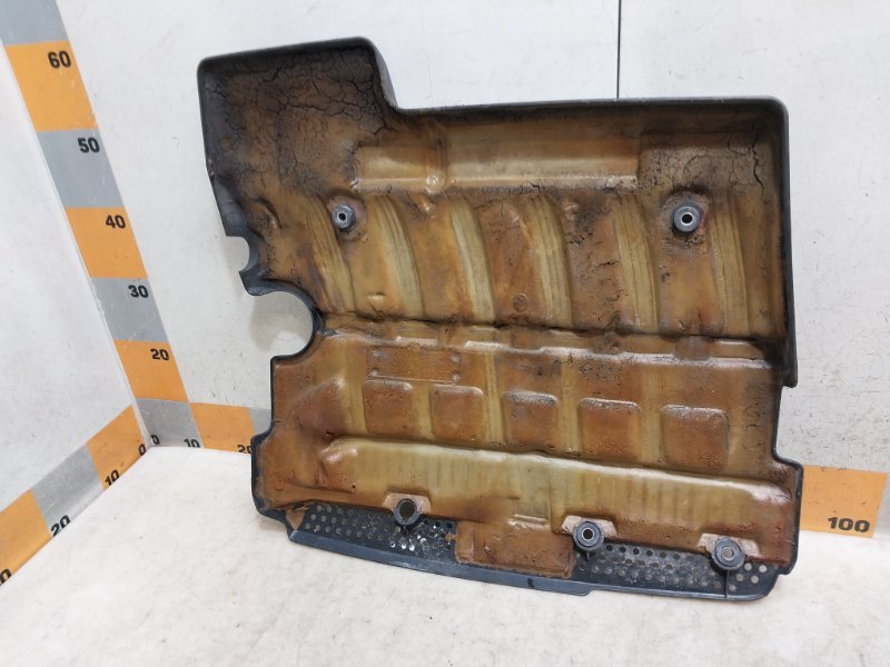 Крышка двигателя