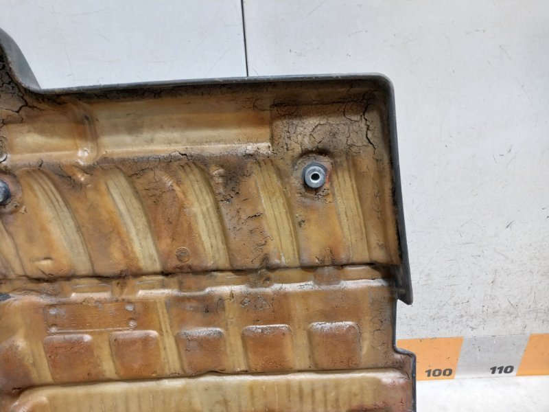 Крышка двигателя