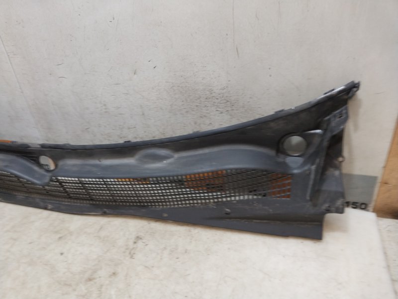 Решетка стеклоочистителей (Жабо)