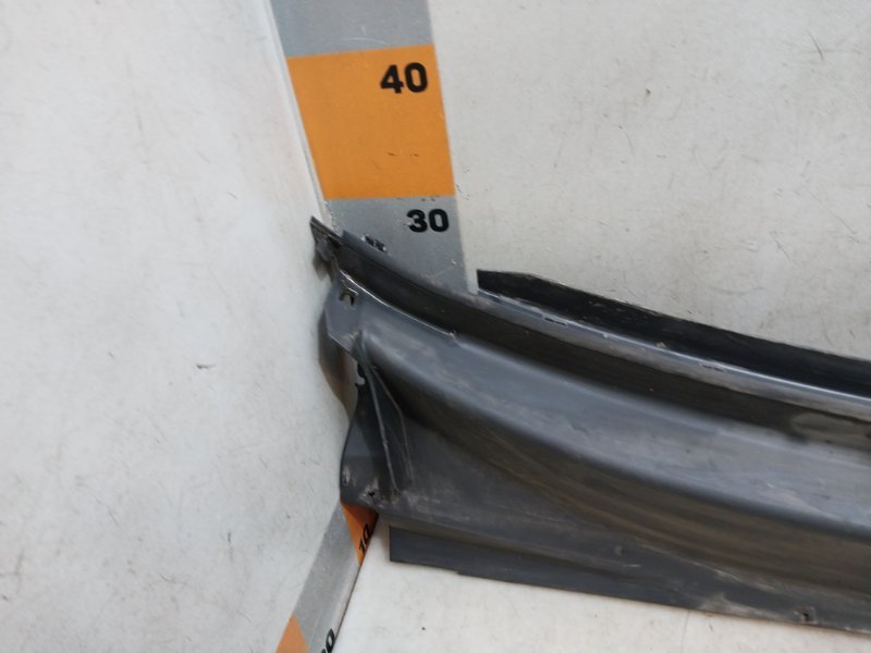 Решетка стеклоочистителей (Жабо)