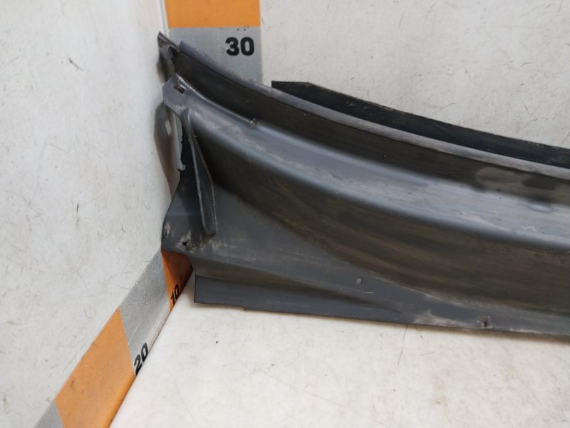 Решетка стеклоочистителей (Жабо)