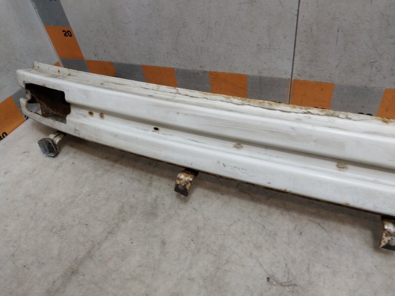 Усилитель заднего бампера