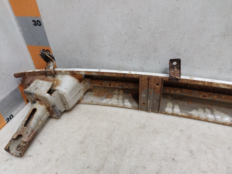 Усилитель заднего бампера