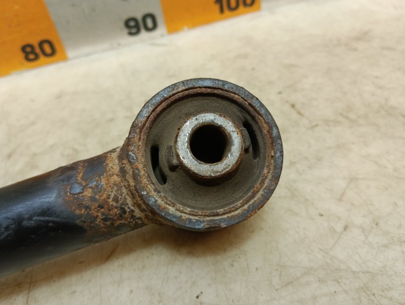 Тяга задняя продольная