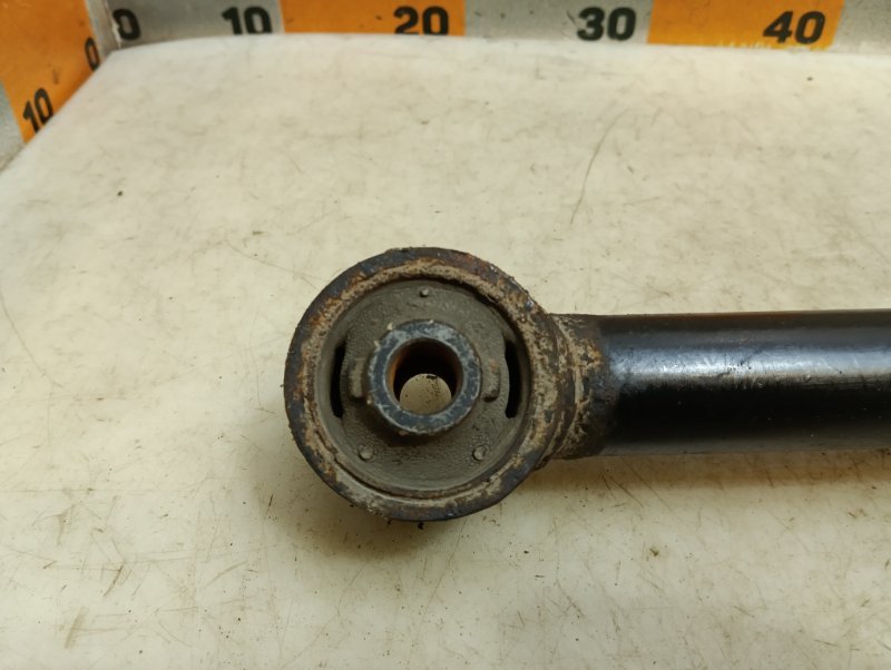 Тяга задняя продольная