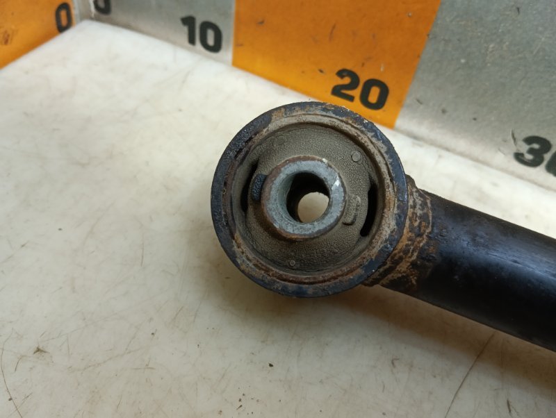 Тяга задняя продольная