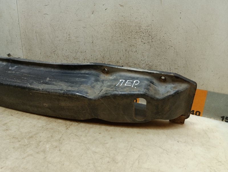 Усилитель переднего бампера