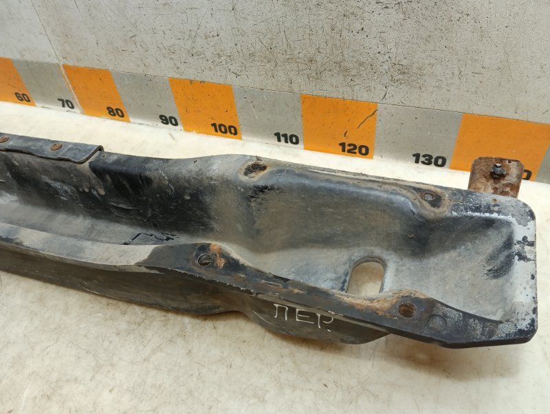 Усилитель переднего бампера