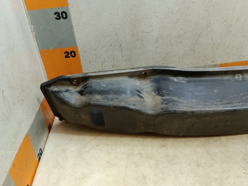 Усилитель переднего бампера